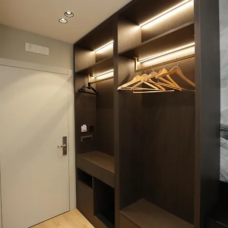 Gremmy Boutique 4* 地拉那