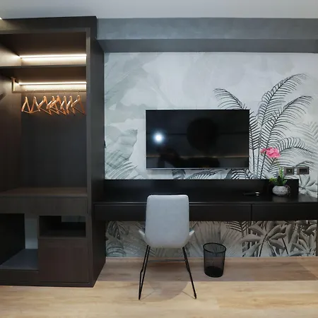 Gremmy Boutique 4* 地拉那